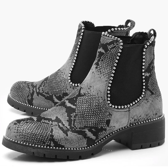 Boohoo Snake Print Chunky Chelsea Boots - Picture 2 of 5
